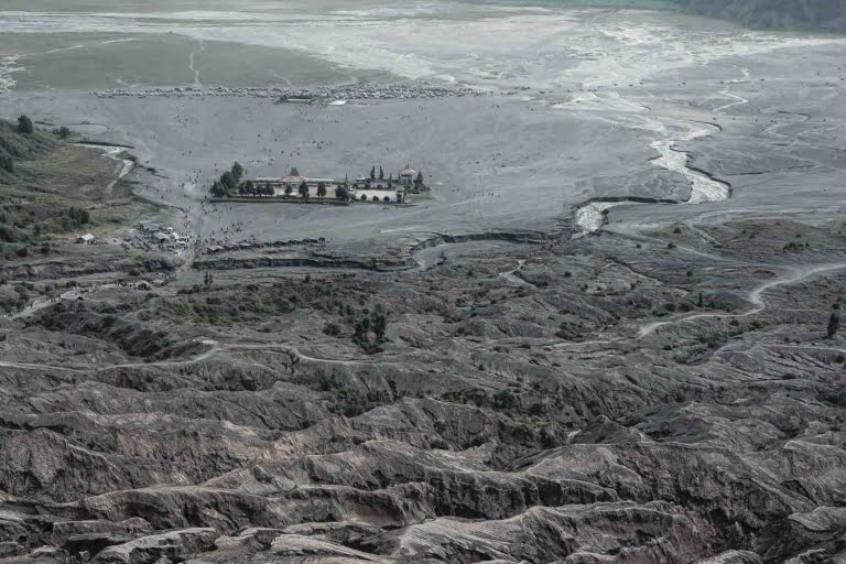 Bromo mountain description | Mount Bromo and Ijen Tour Package