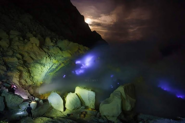 kawah ijen blue fire tour from Dialog hotel Banyuwangi