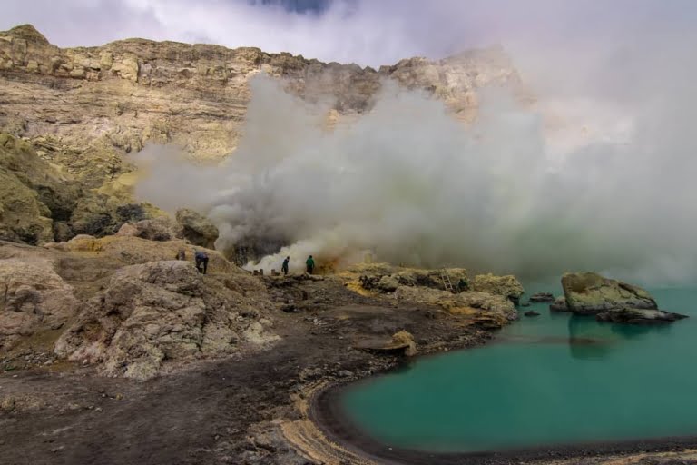 Ijen crater tour from surabaya 2 Day 1 night | Finish Surabaya