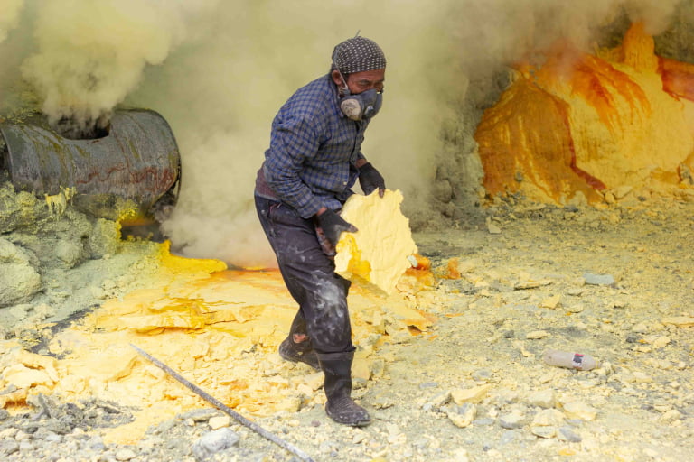 ijen sulfur miner