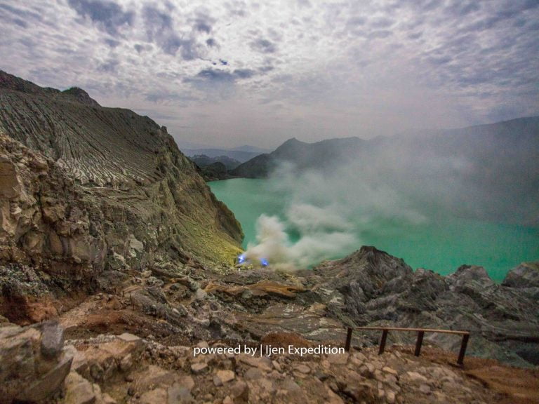 Suhu extrime di Kawah Ijen | Suhu Mencapai 0 derajat celcius